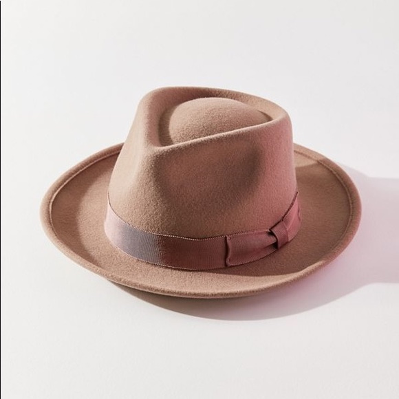 Urban Outfitters Accessories - UO Short Brim Felt Fedora